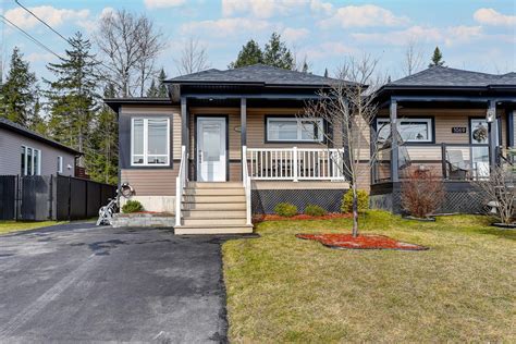 1037 rue hermes sherbrooke|Semi.